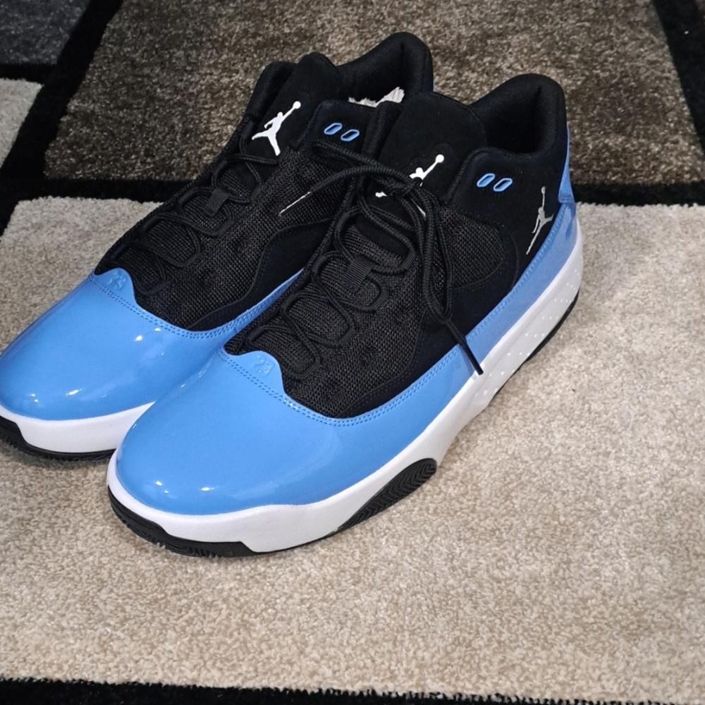Crystal blue aura Jordan max's